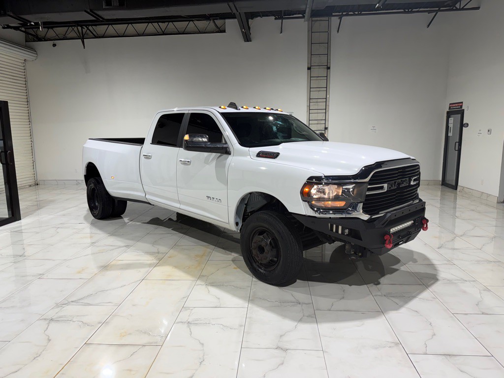 2019 RAM 3500 Image 3