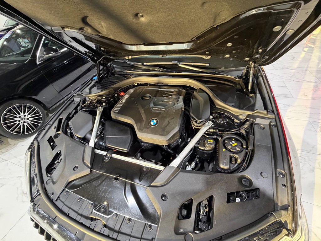 2023 BMW 5 Series Image 5