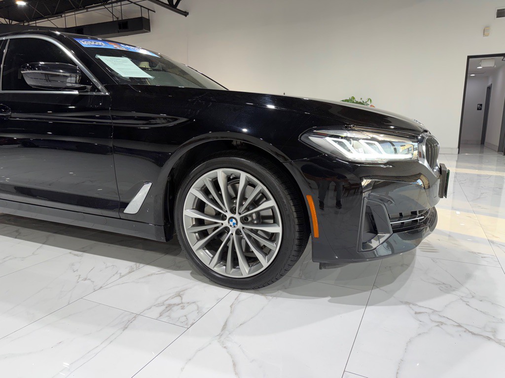2023 BMW 5 Series Image 9