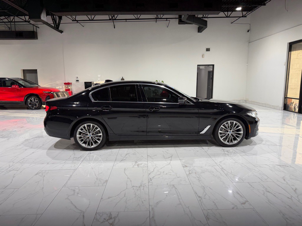 2023 BMW 5 Series Image 10