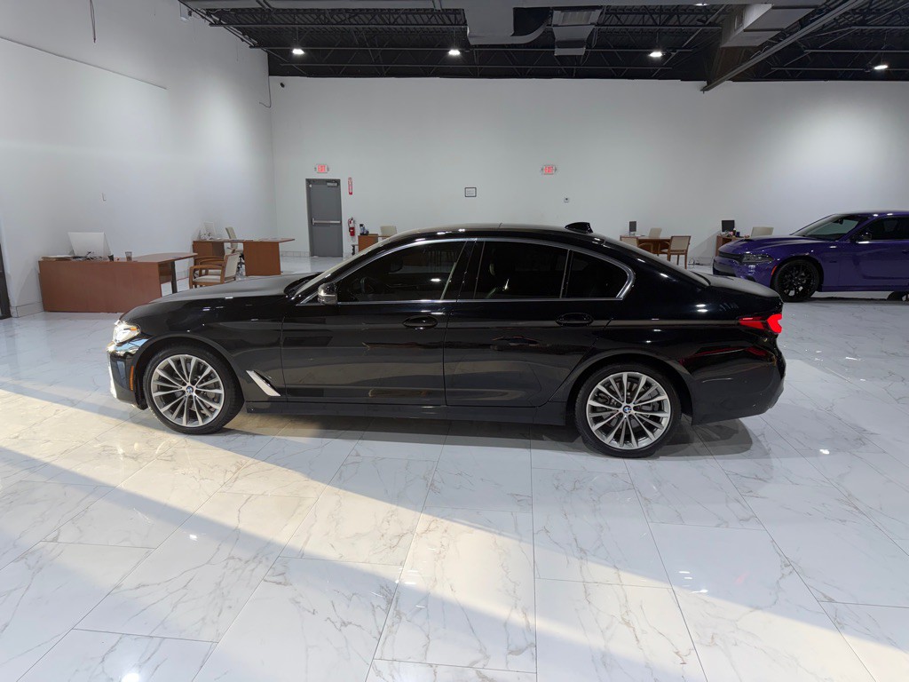2023 BMW 5 Series Image 11