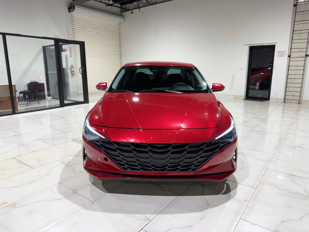 2022 Hyundai Elantra Image 2