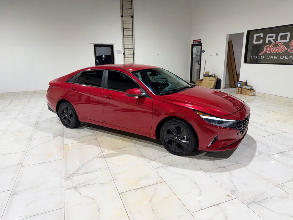 2022 Hyundai Elantra Image 3