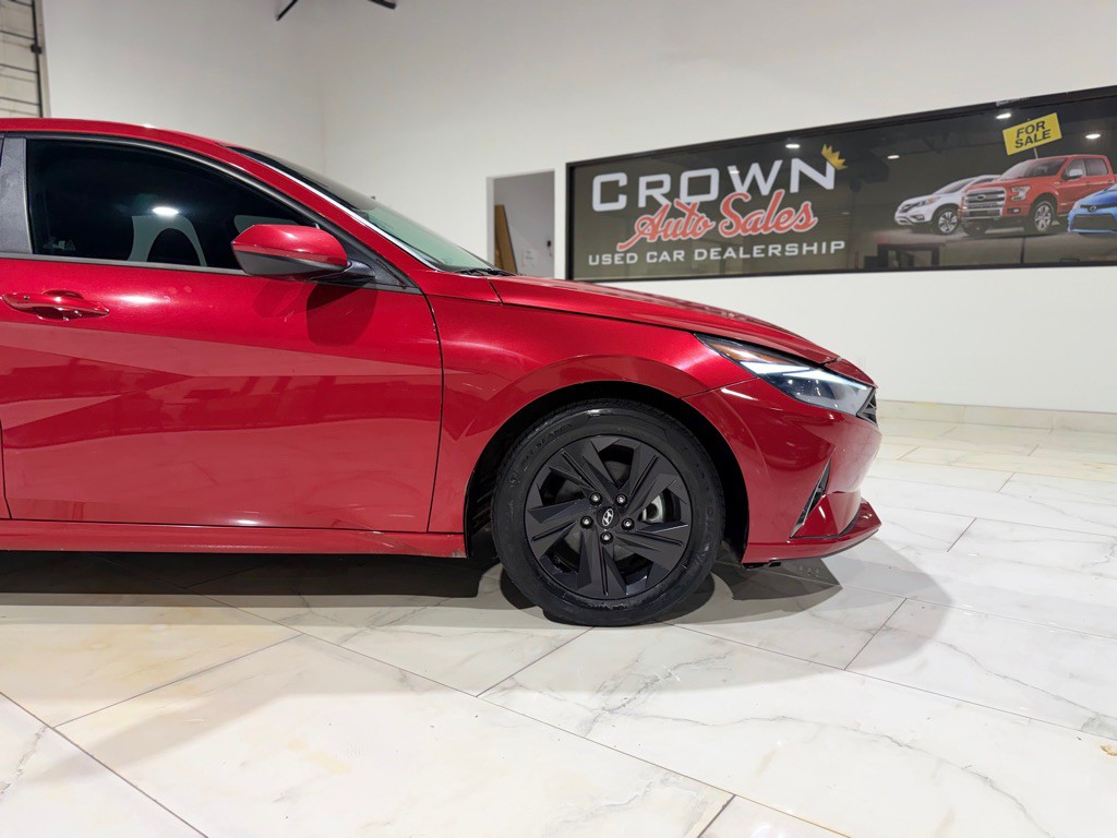 2022 Hyundai Elantra Image 5
