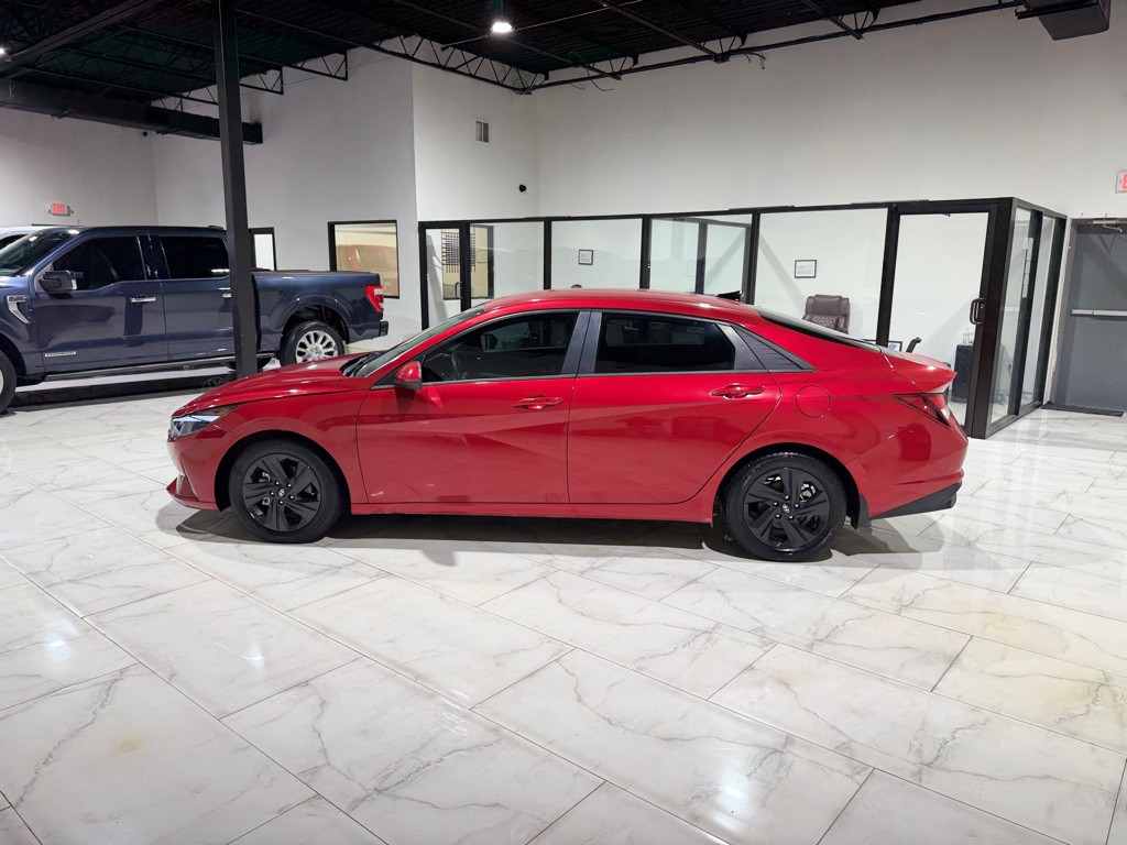 2022 Hyundai Elantra Image 7