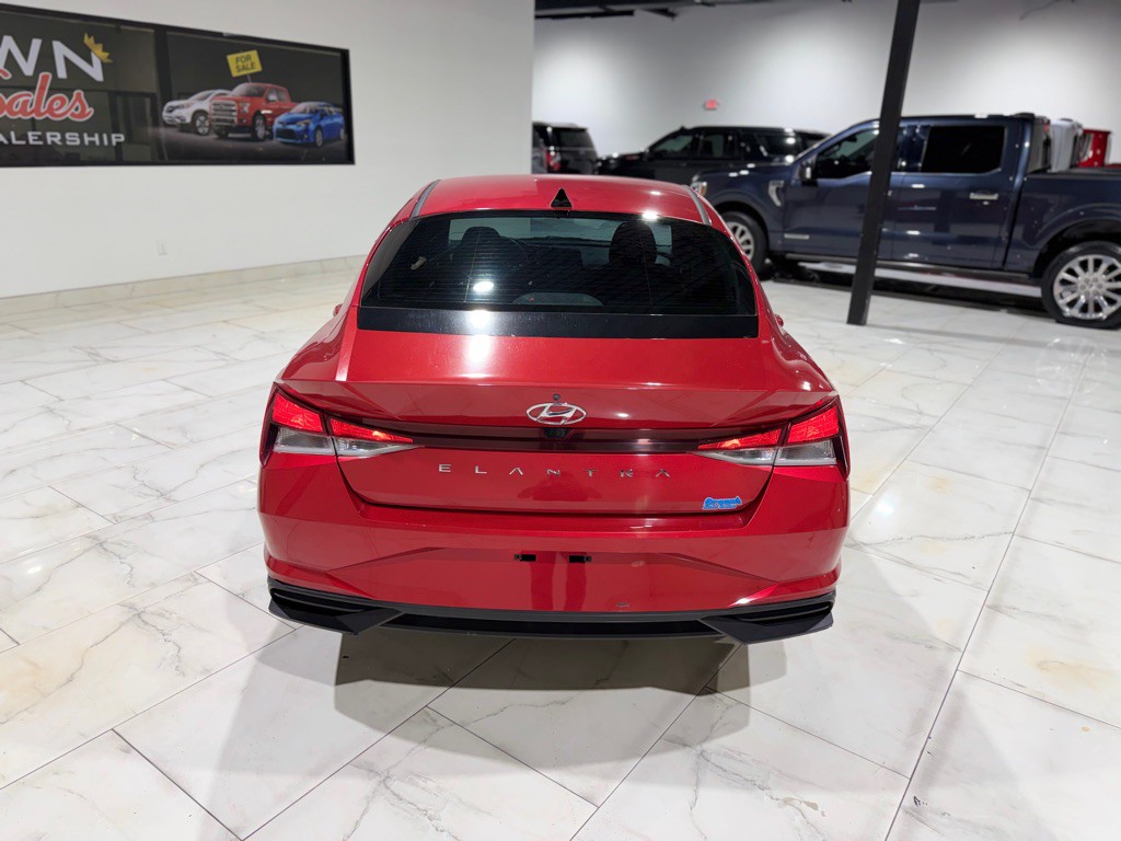 2022 Hyundai Elantra Image 9