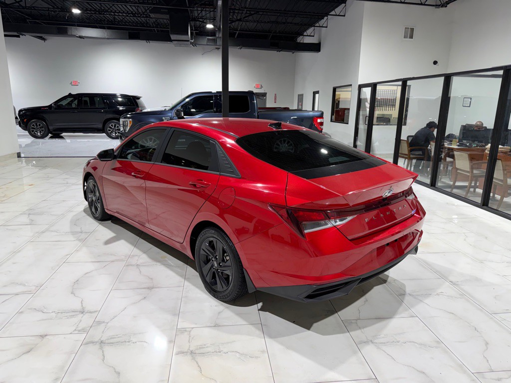 2022 Hyundai Elantra Image 10