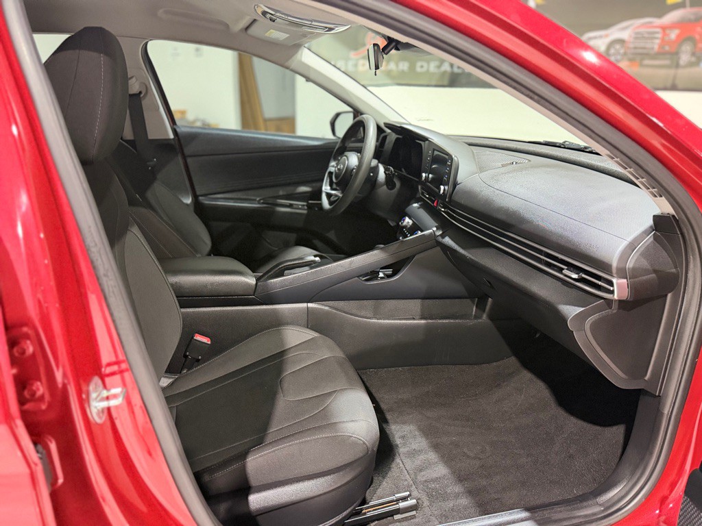 2022 Hyundai Elantra Image 14