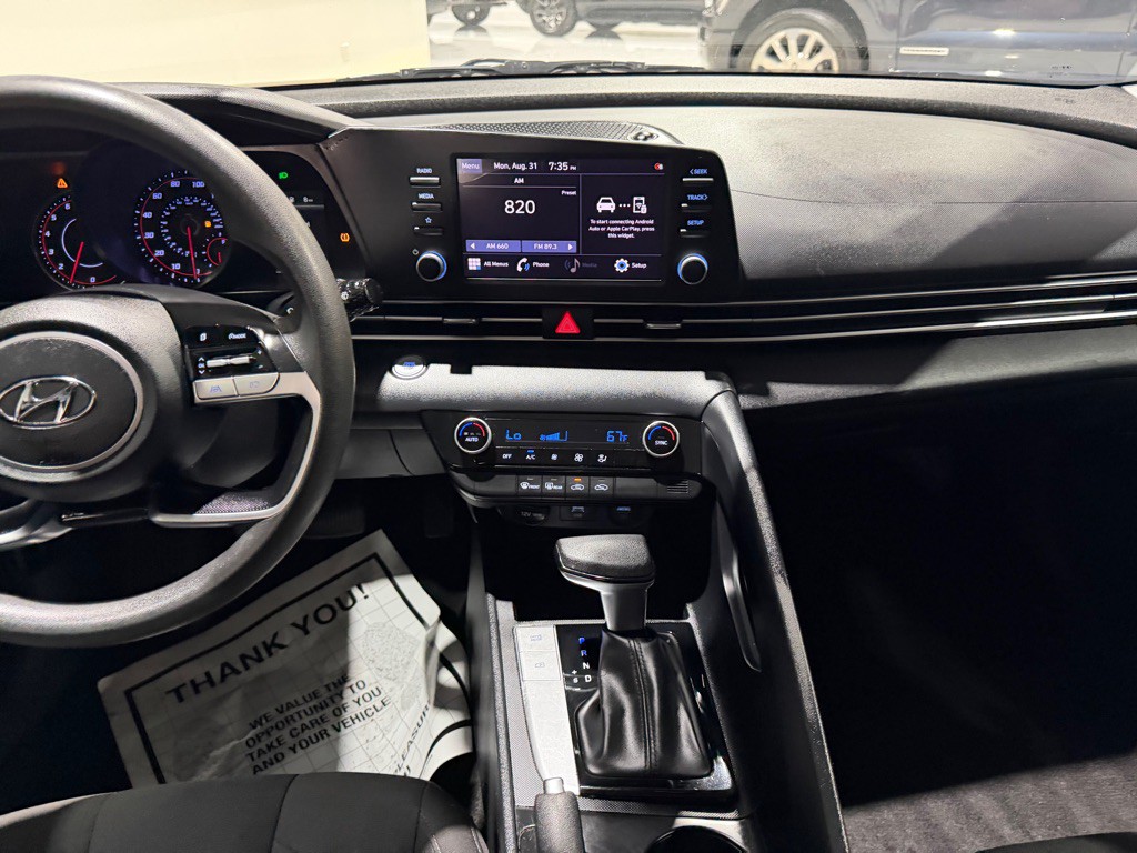 2022 Hyundai Elantra Image 20