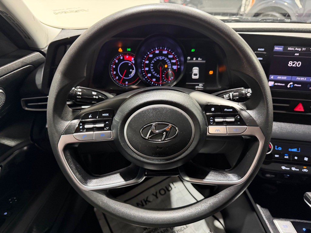 2022 Hyundai Elantra Image 21