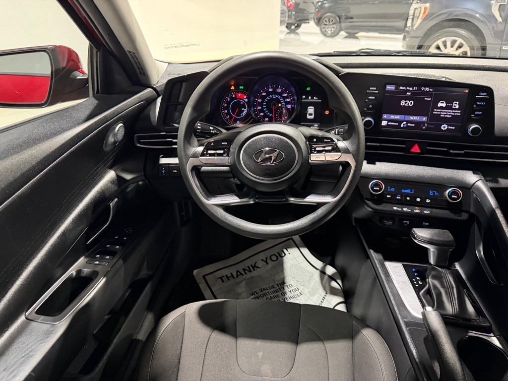 2022 Hyundai Elantra Image 23
