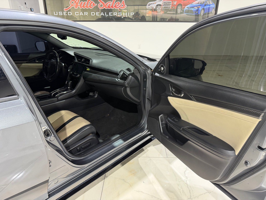 2018 Honda Civic Image 18