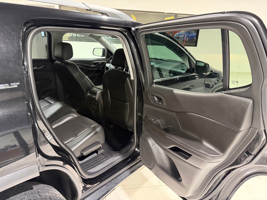 2019 GMC Acadia Image 16