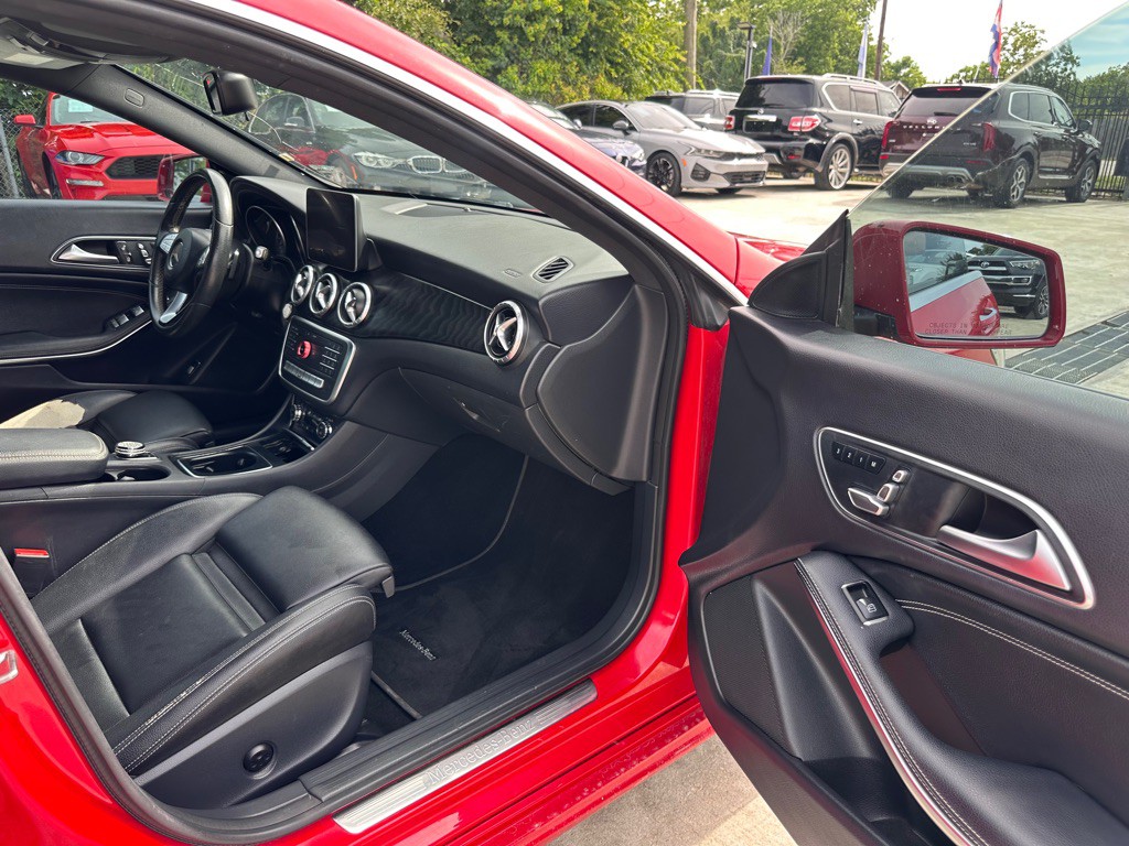 2018 Mercedes-Benz CLA-Class Image 23