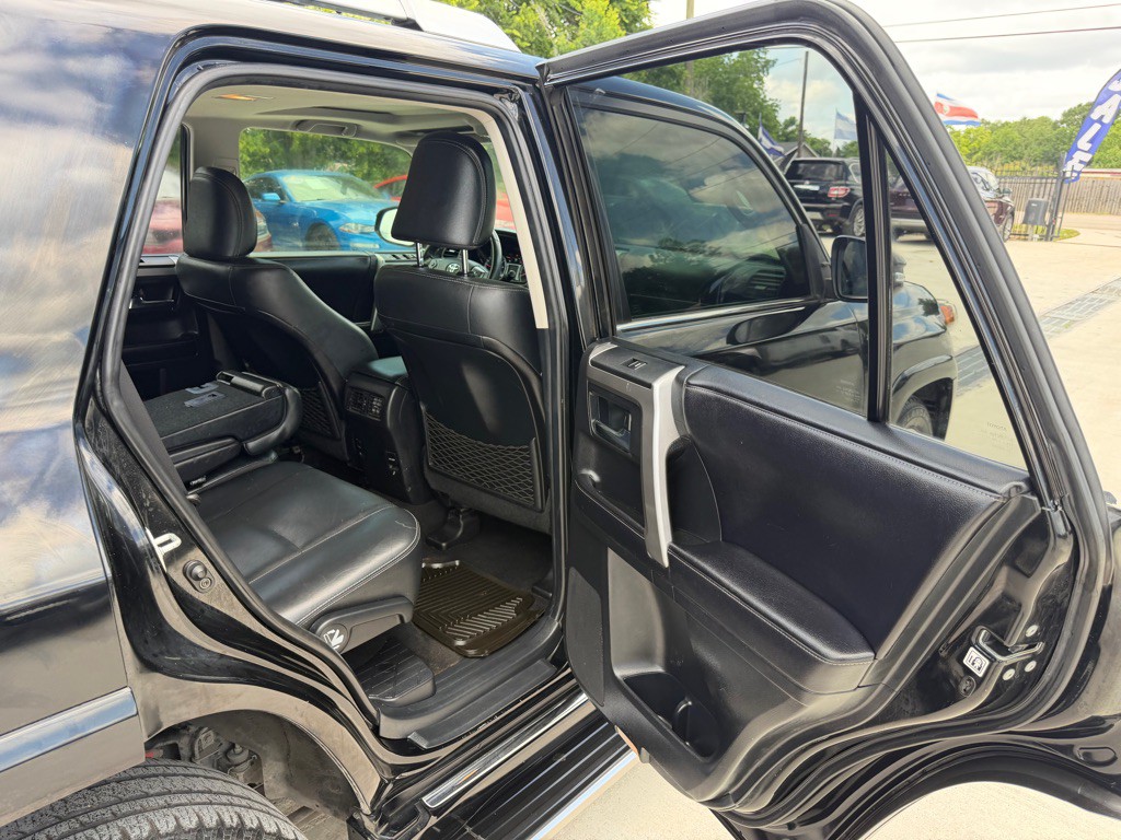 2016 Toyota 4Runner Image 16