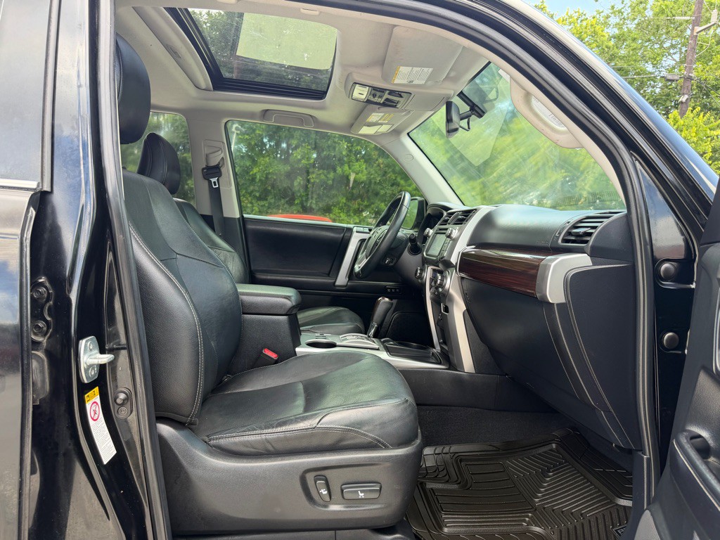 2016 Toyota 4Runner Image 19