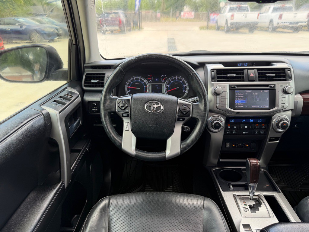 2016 Toyota 4Runner Image 32
