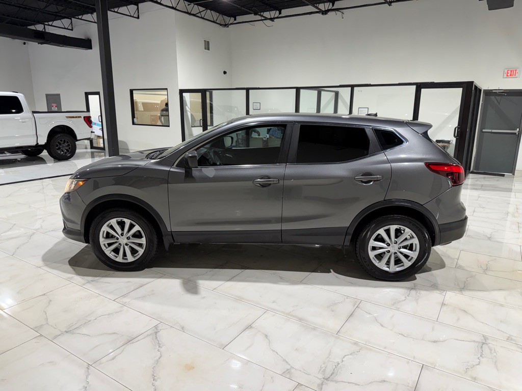 2017 Nissan Rogue Image 9