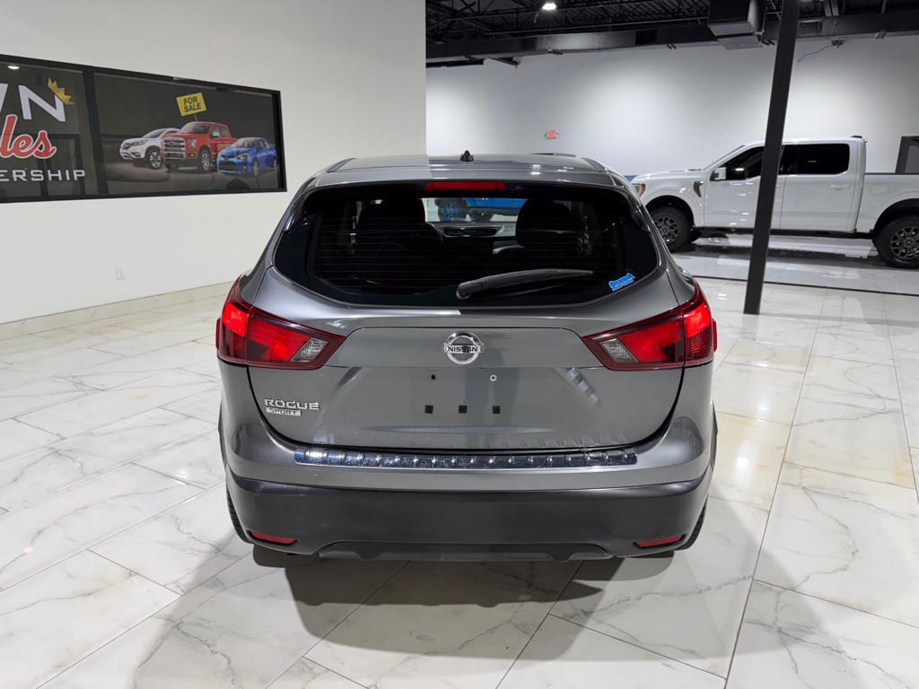 2017 Nissan Rogue Image 11