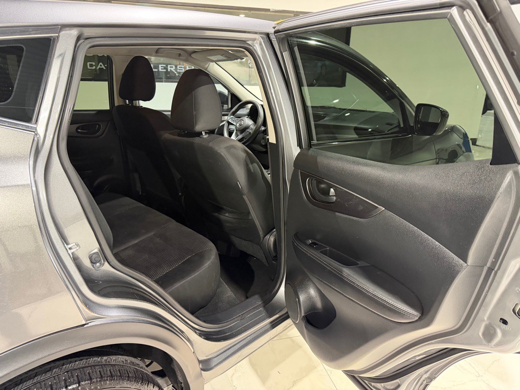 2017 Nissan Rogue Image 16
