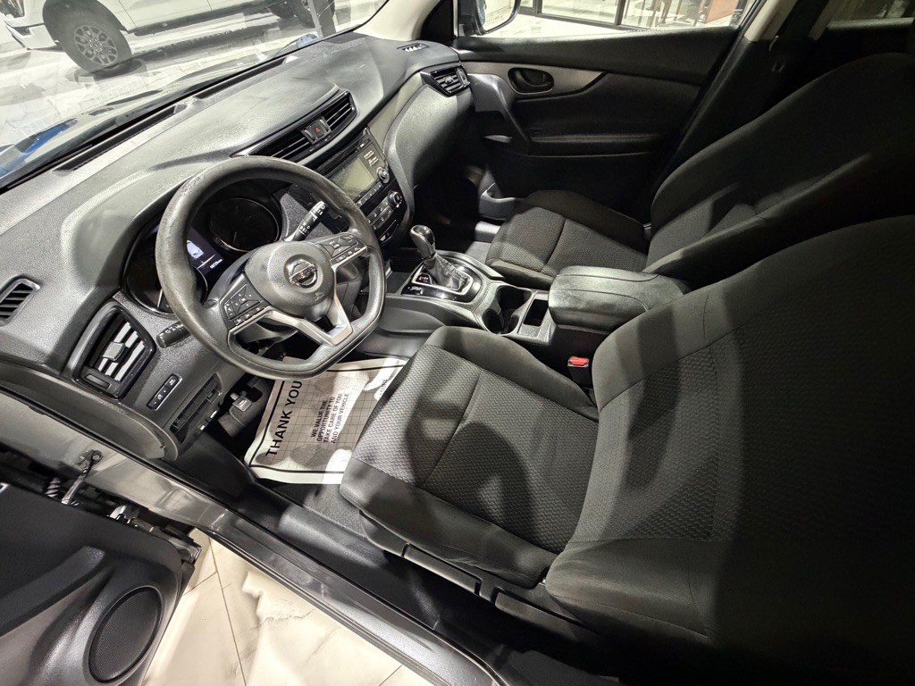 2017 Nissan Rogue Image 24