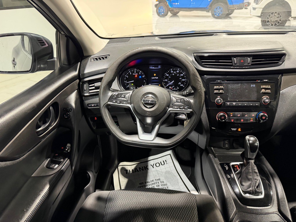 2017 Nissan Rogue Image 30