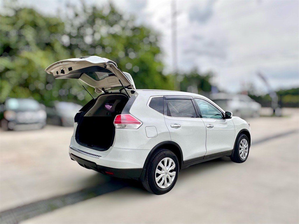 2015 Nissan Rogue Image 11