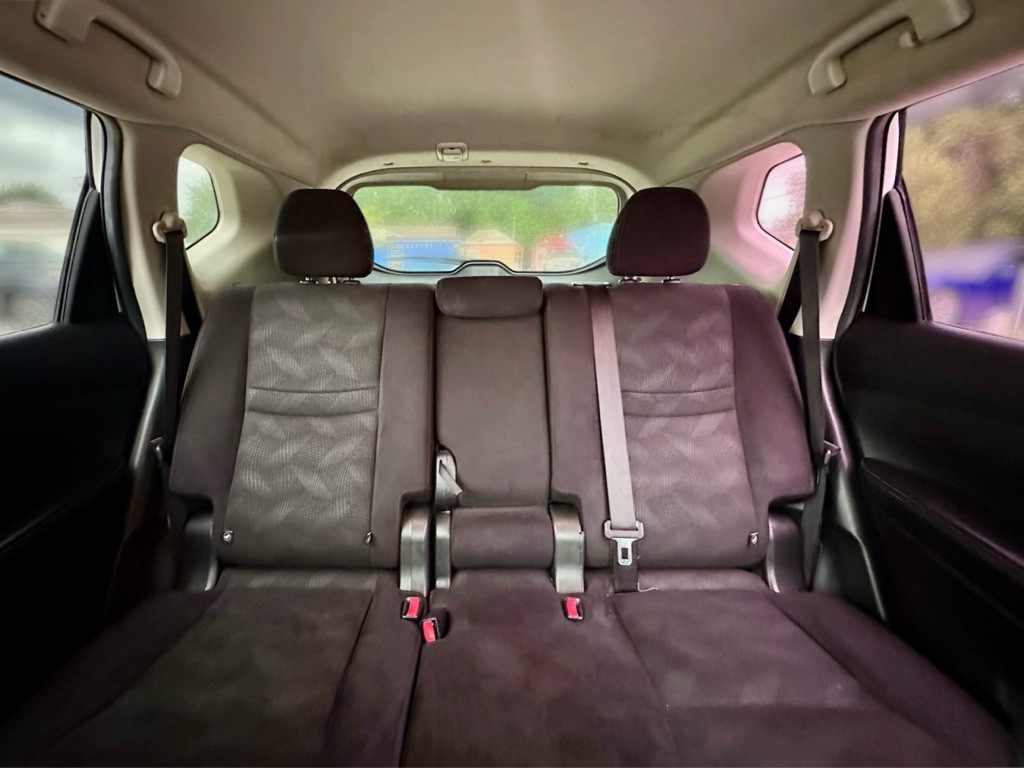 2015 Nissan Rogue Image 23