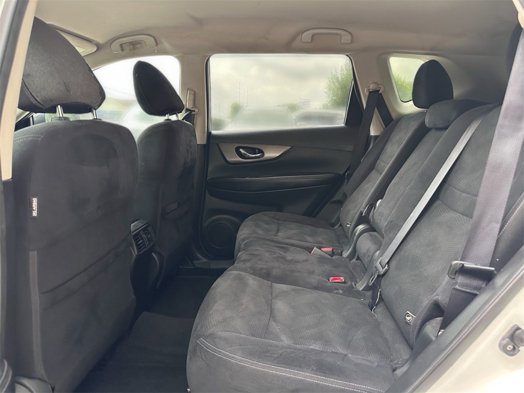 2015 Nissan Rogue Image 24