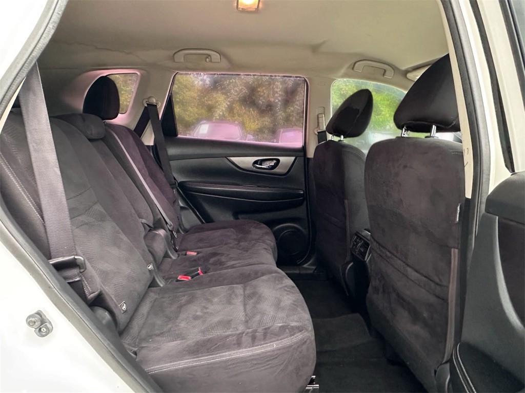 2015 Nissan Rogue Image 28