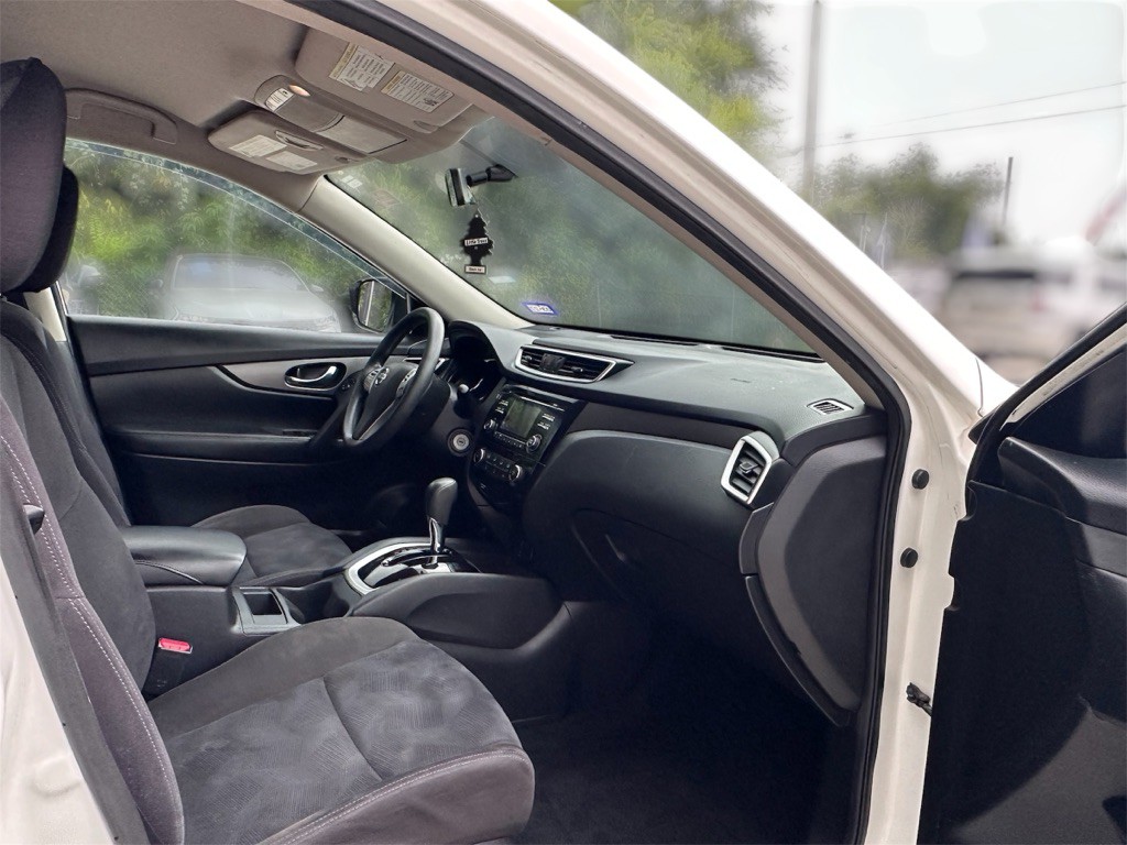 2015 Nissan Rogue Image 29
