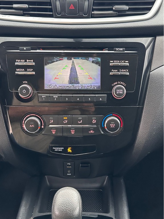 2015 Nissan Rogue Image 35