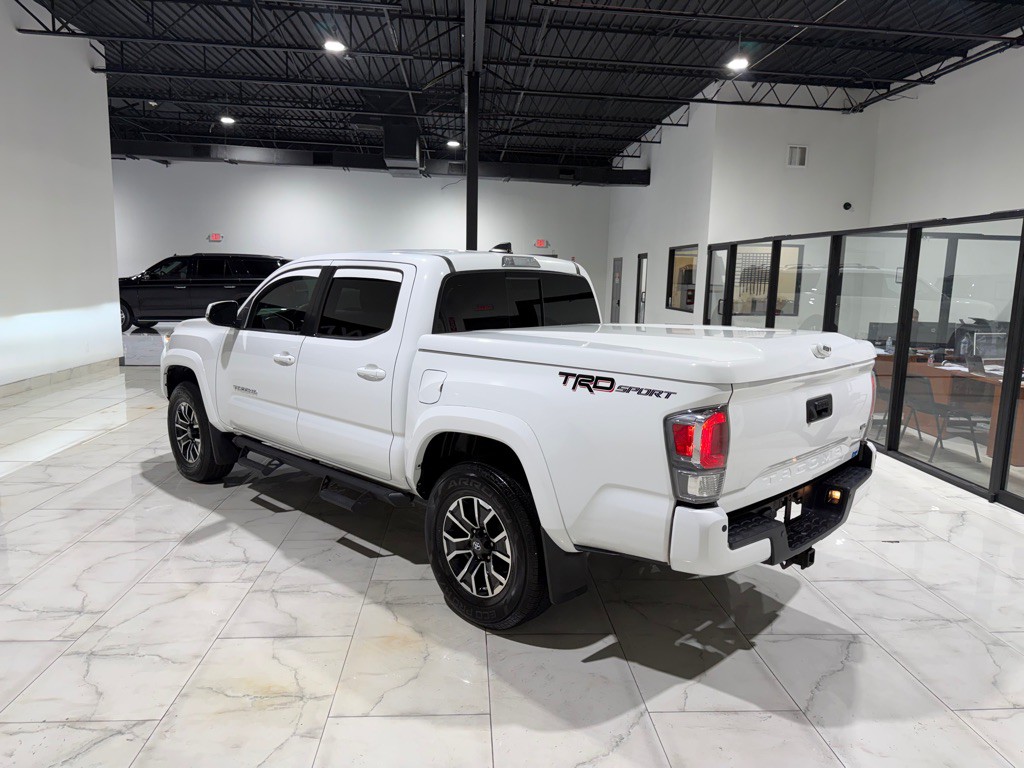 2020 Toyota Tacoma Image 9