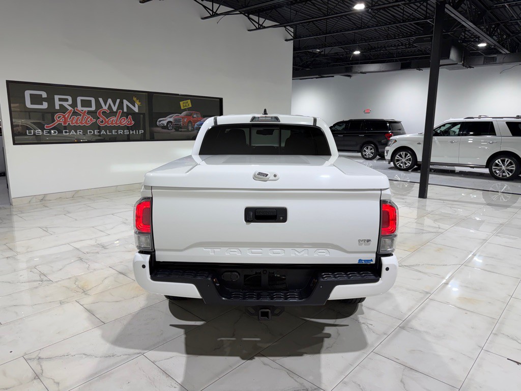 2020 Toyota Tacoma Image 10