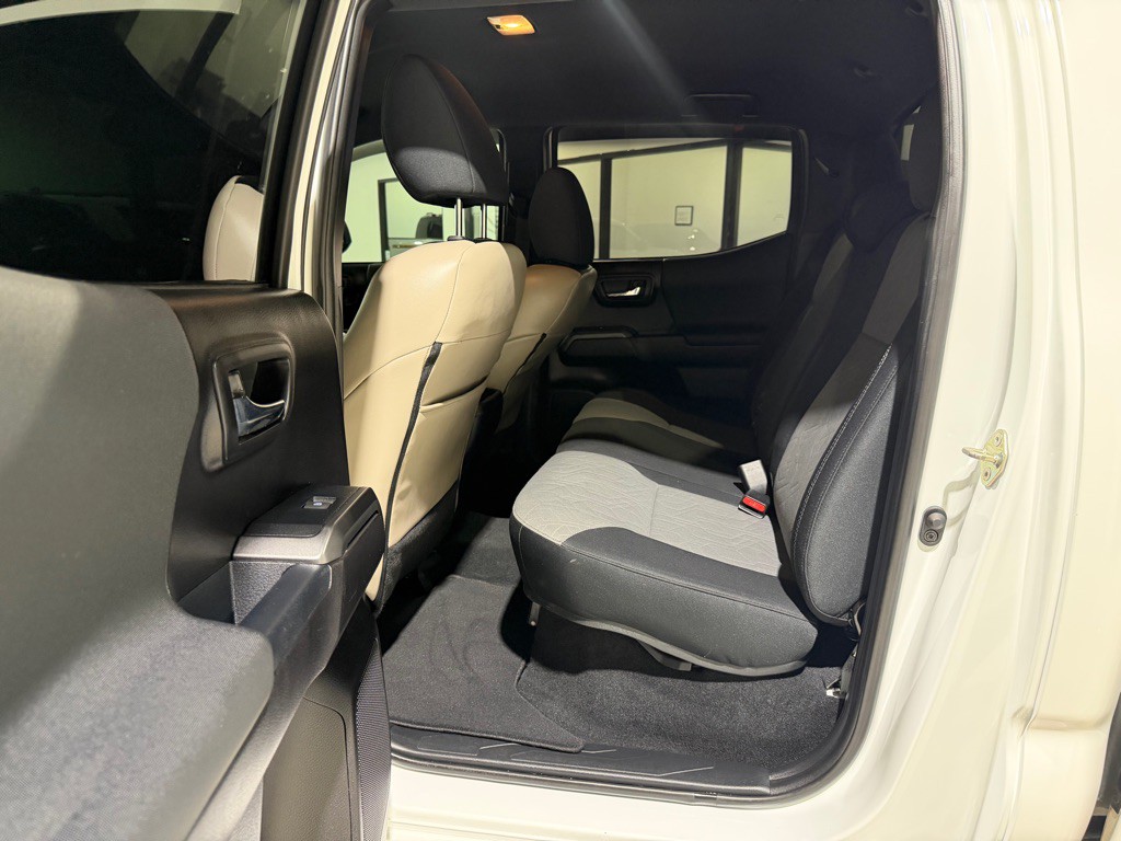 2020 Toyota Tacoma Image 13