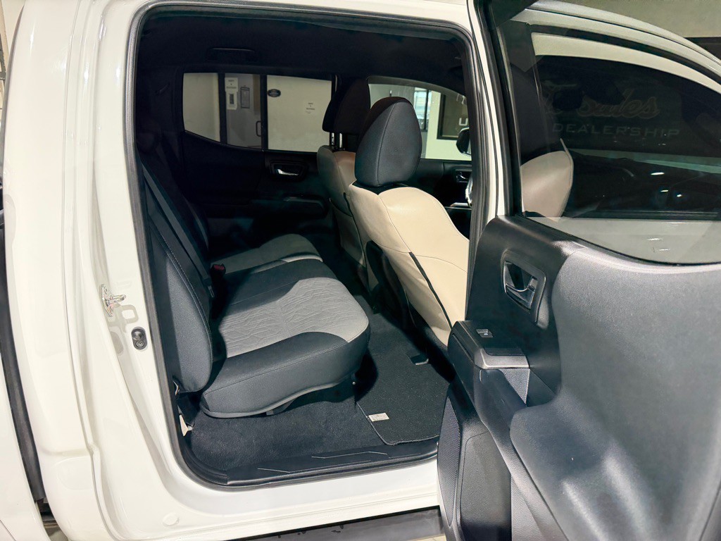 2020 Toyota Tacoma Image 14