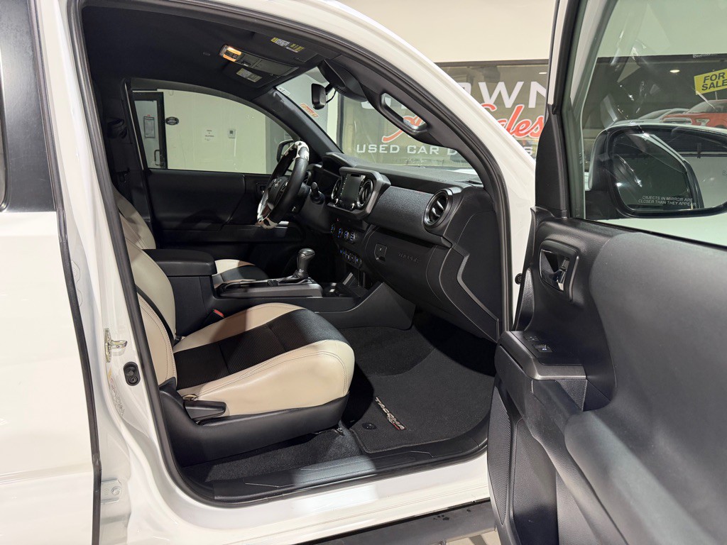 2020 Toyota Tacoma Image 15