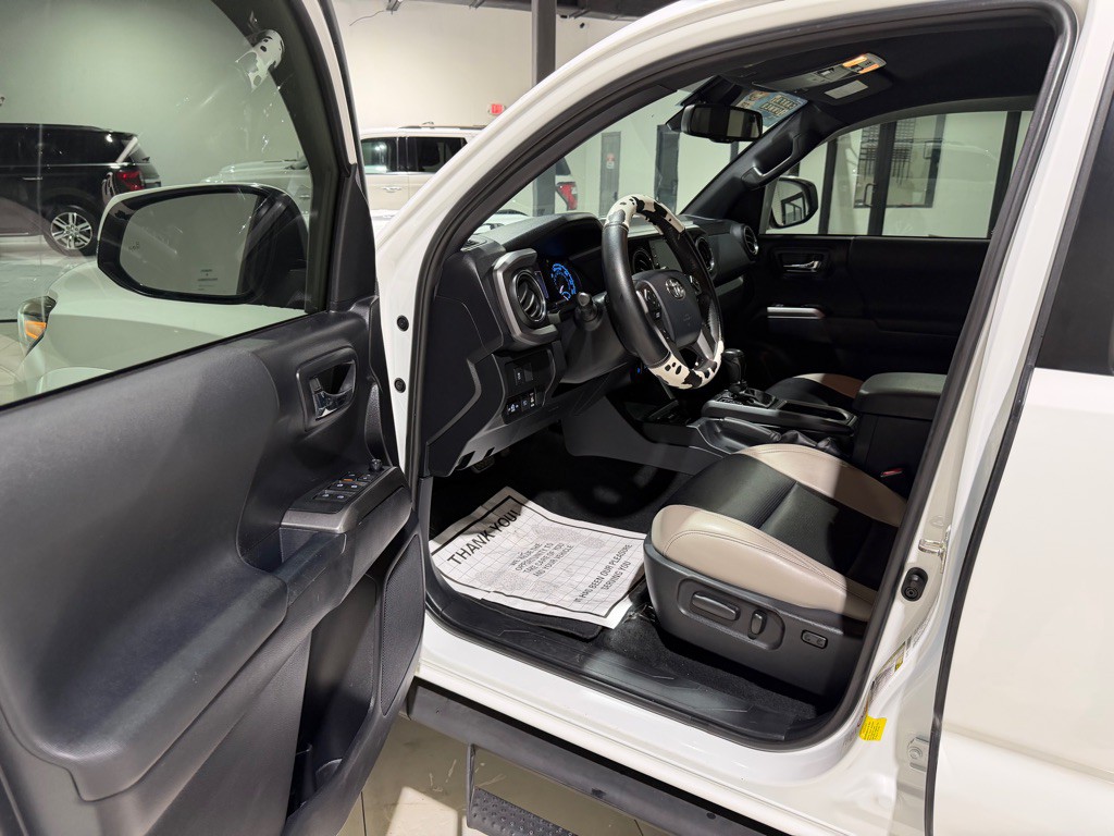2020 Toyota Tacoma Image 16