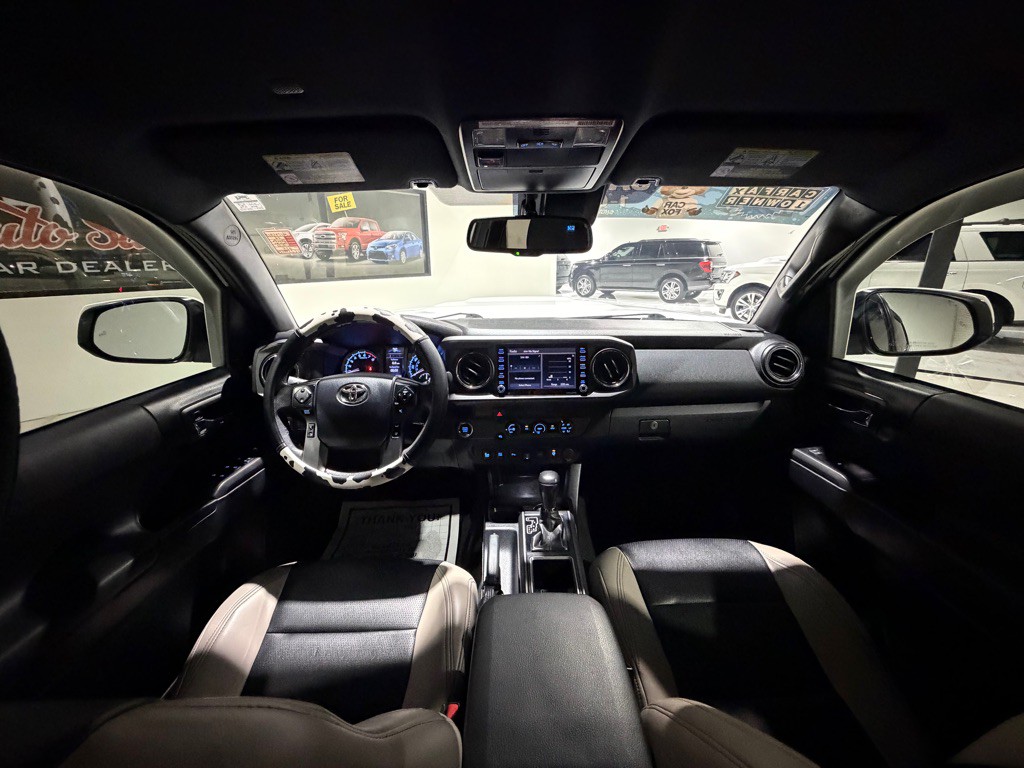2020 Toyota Tacoma Image 21