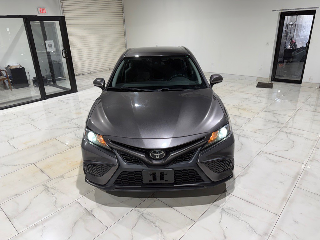 2022 Toyota Camry Image 2