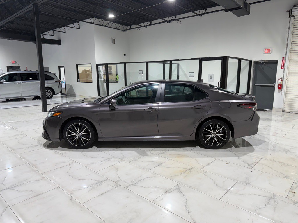 2022 Toyota Camry Image 8