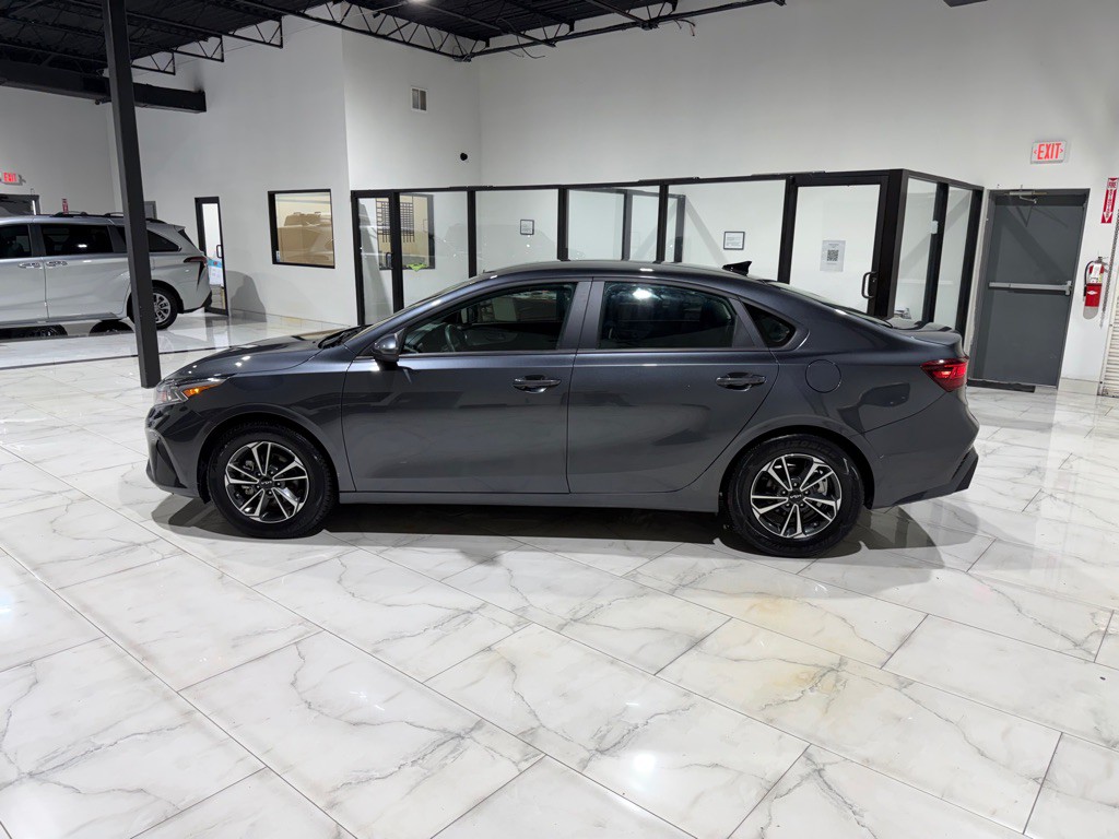 2024 Kia Forte Image 8