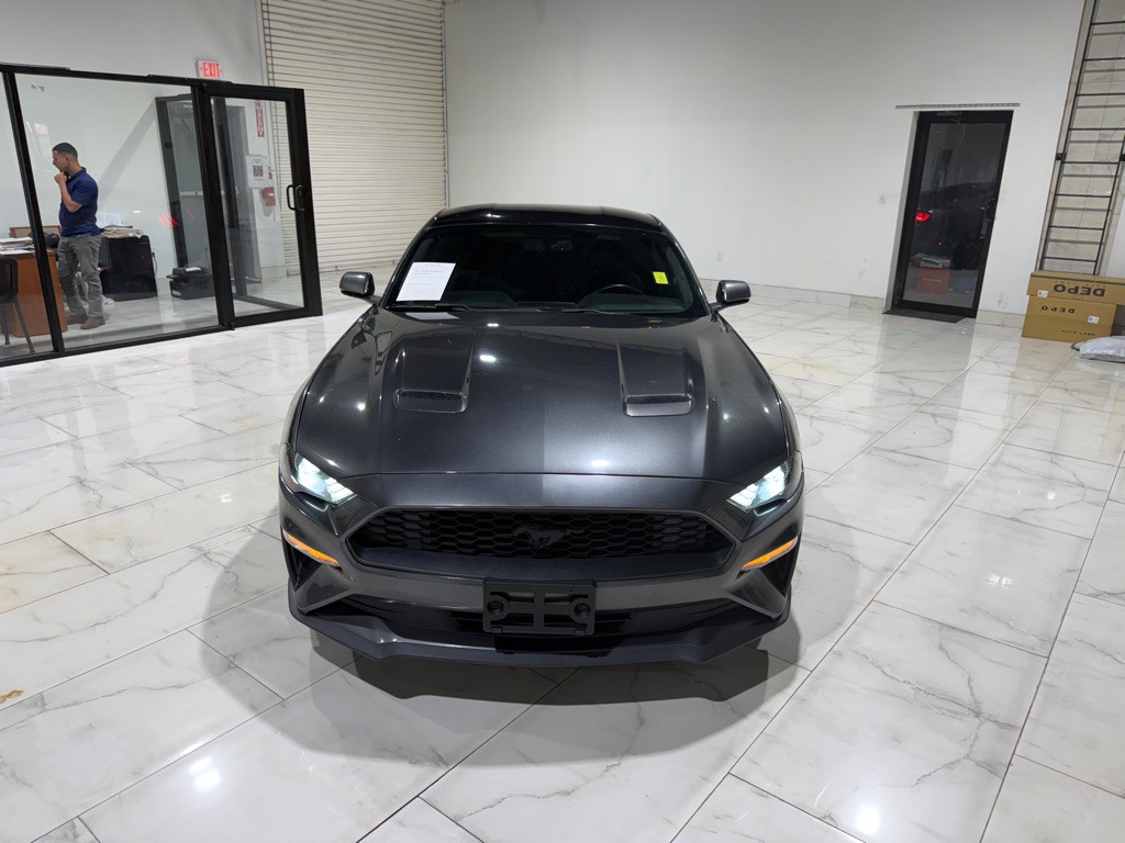 2018 Ford Mustang Image 2