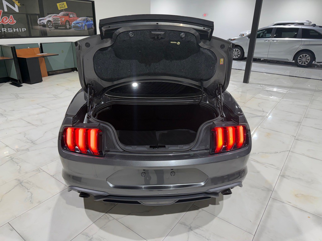 2018 Ford Mustang Image 12