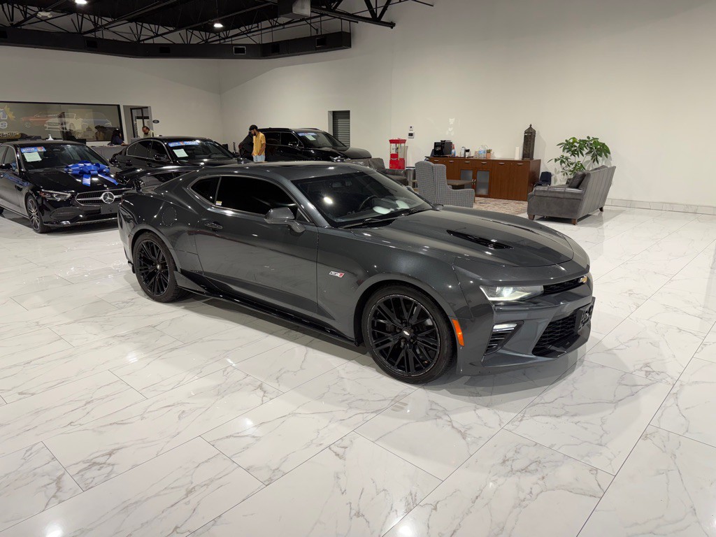 2018 Chevrolet Camaro Image 3