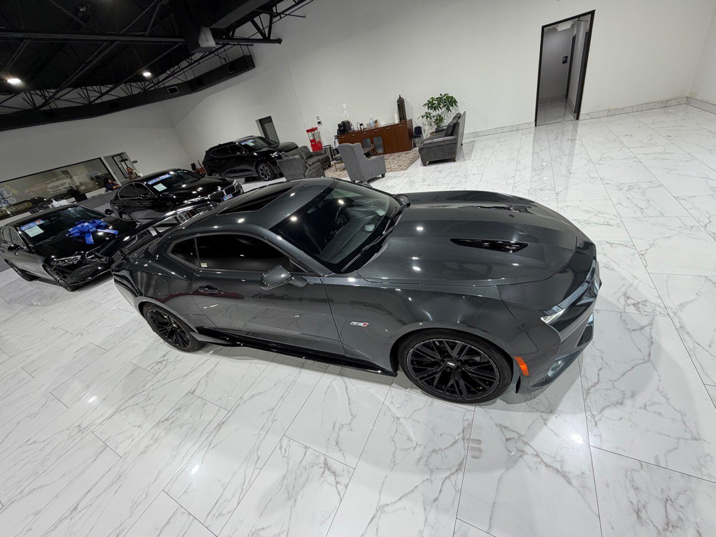 2018 Chevrolet Camaro Image 5