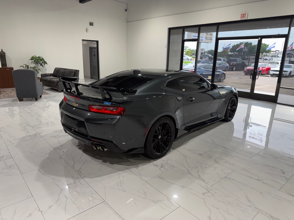 2018 Chevrolet Camaro Image 9