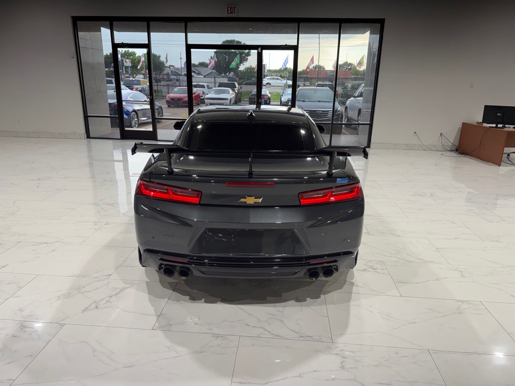 2018 Chevrolet Camaro Image 10