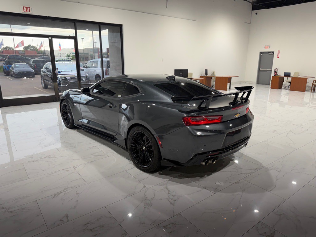 2018 Chevrolet Camaro Image 11