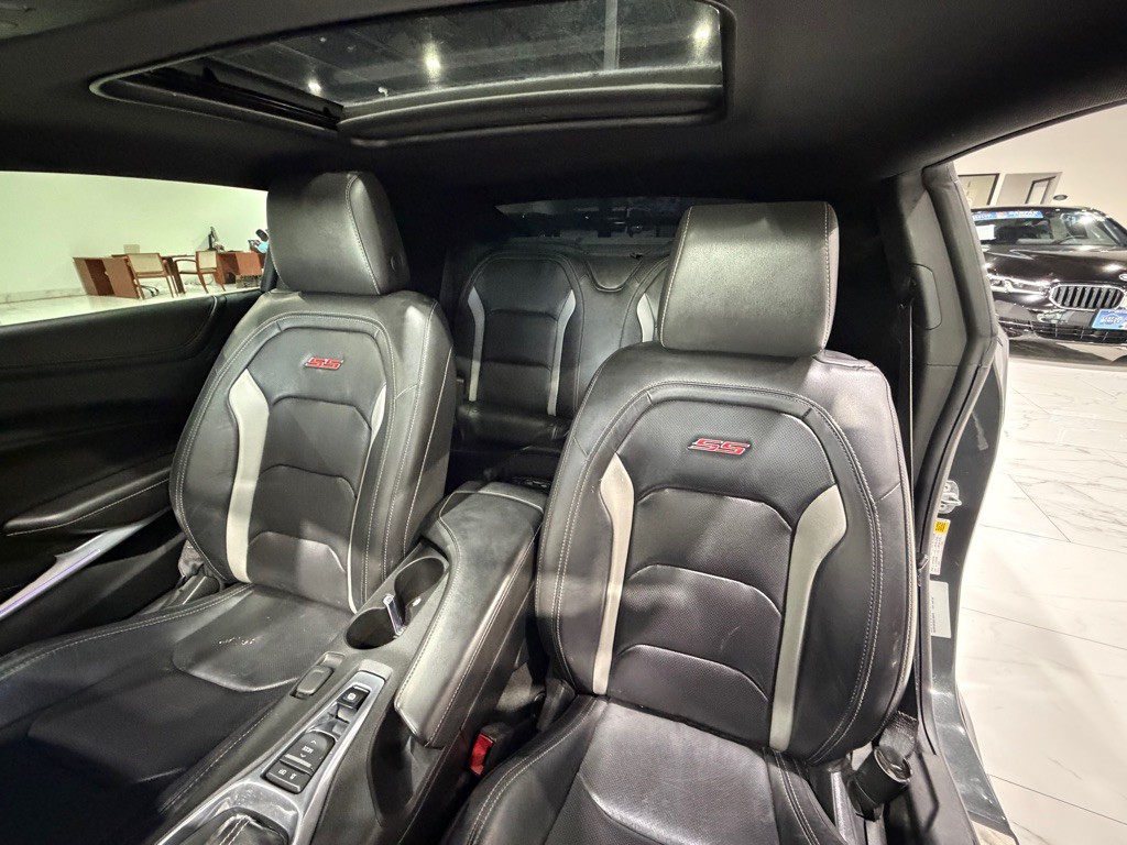 2018 Chevrolet Camaro Image 16